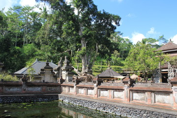 Fototapeta na wymiar balinese temple