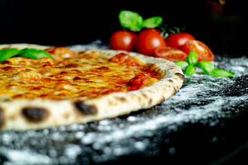 Pizza Margherita, Frisch Classic Pizzeria Restaurant