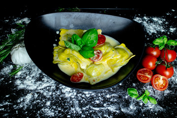 Hausgemachte Ravioli gefüllt, italienisches Restaurant