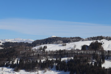 MONTAGNE - LE MONT REVARD SOUS LA NEIGE - MASSIF DES BAUGES - SAVOIE