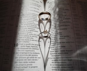 Fototapeta premium Shadow of a heart on the book