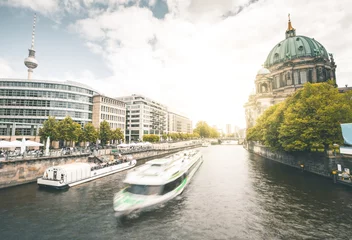 Deurstickers Dome and Spree River - Berlin © TIMDAVIDCOLLECTION