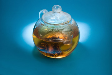 &nbsp;image of tea pot with tea closeup