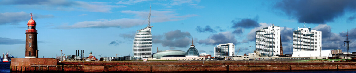 Bremerhaven, Mole mit Skyline der City, Panorama