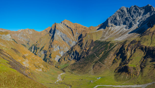 Germany, Bavaria, Allgaeu, Allgaeu Alps, Kaeseralpe in Oy Valley