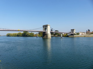 Fototapeta na wymiar Hängebrücke in Andance-sur-Rhone / Frankreich