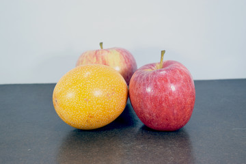 Manzanas y granadilla 