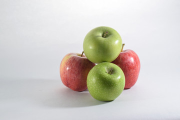 Manzanas verdes y rojas 