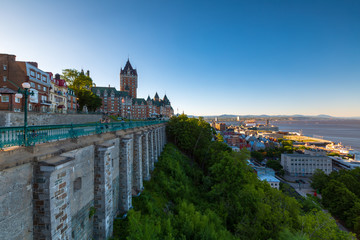 Fototapeta premium Frontenac Castle and Dufferin Terrace - Quebec City, Quebec, Canada