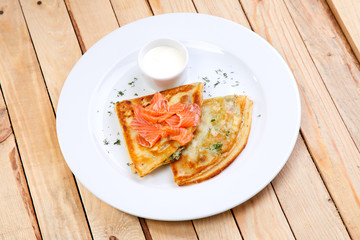 crepes with salmon