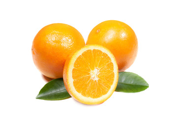 Fototapeta na wymiar Pomarańcze na białym tle