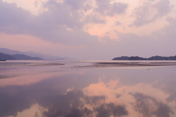 糸島淡い夕方の海の風景