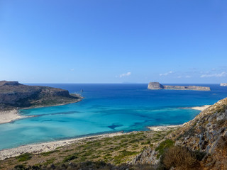Fototapeta premium Famous lagoon of Balos beach with white sand and exotic blue and turquoise waters on Crete island, Greece