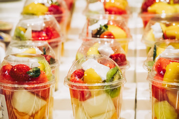 Salade de fruits frais au marché de La Boqueria, Barcelone