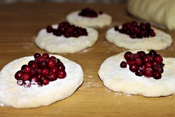 cake with berries