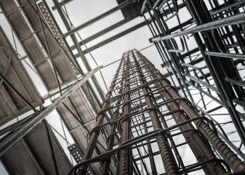 Using steel wire for securing steel bars with wire rod for reinforcement of concrete or cement. focus to steel wire