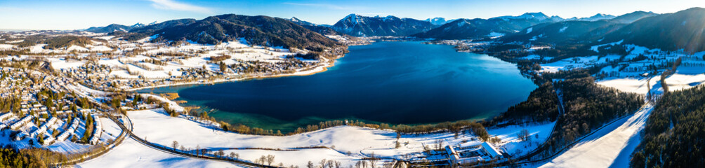 Aerial Tegernsee Bayern Deutschland Winter von Gmund richtung Walberg