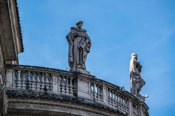 Obraz premium Statues of saints at the top of the facade of Basilica of Saint Mary Major (Basilica di Santa Maria Maggiore, 1743), Rome, Italy