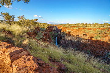 Fototapeta premium joffre falls in joffre gorge, karijini national park, western australia 2