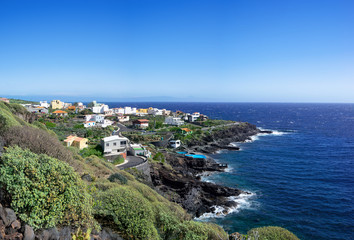 Fototapeta na wymiar Blick auf den Ort La Caleta auf der Insel El Hierro, Kanarische Inseln, Spanien