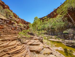 hiking in dales gorge, karijini national park, western australia 19
