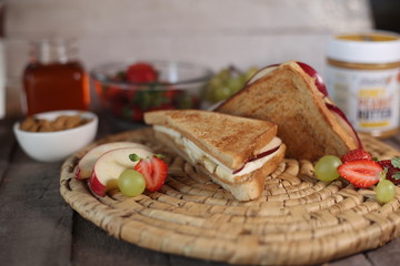 food on the table Sand-which 