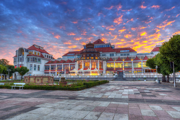 Idyllic scenery of the main square in Sopot city at sunset, Poland - obrazy, fototapety, plakaty