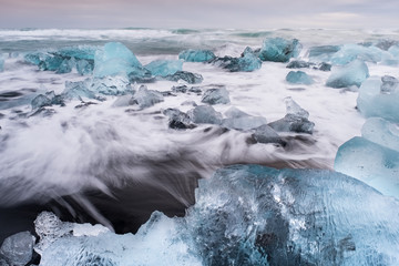 glace glacier islande iceland plage volcanique diamond beach fonte environnement réchauffement climatique climat - obrazy, fototapety, plakaty