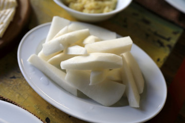 Radish slices for khash dish