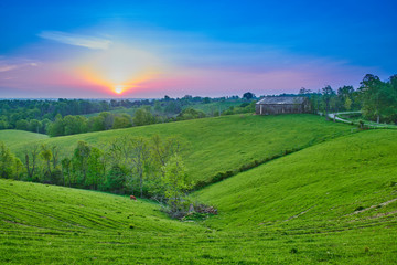 Fototapeta premium Sunrise Over Kentucky Farm