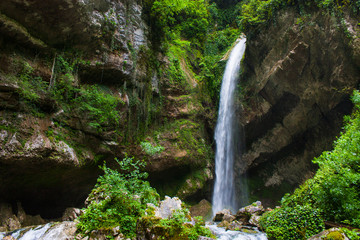 водопад Пасть Дракона, Краснодарский край, Сочи, Красная Поляна, waterfall in deep forest