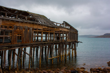 wooden pier старый деревянный разрушенный пирс Териберка Кольский Мурманская область