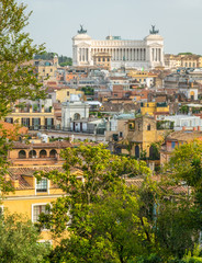 Obraz premium Panoramic sight from Villa Medici, with the Vittorio Emanuele II monument in the background. Rome, Italy.