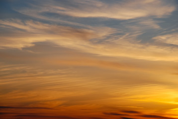 Fototapeta na wymiar Beautiful sunset with a sun and clouds 