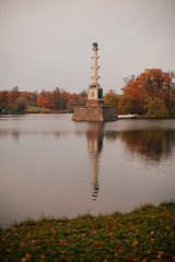 Obraz premium water, lake, river, landscape, sky, nature, autumn, sunset, trees, reflection, forest, park, tree, pond, blue, city, church, view, building, factory, architecture, fall, russia, panorama, summer