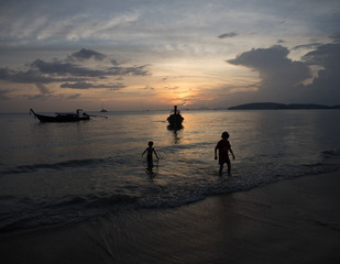 Fototapeta premium Boat at late sunset