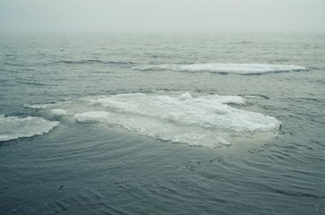 Obraz premium Ice at the sea.