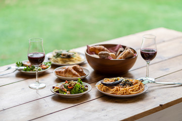 organinc lunch party