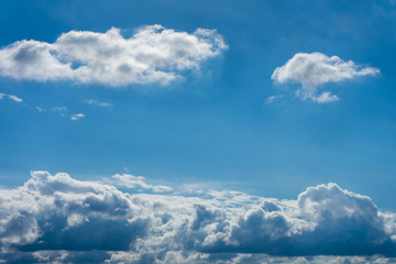 青い空と白い雲
