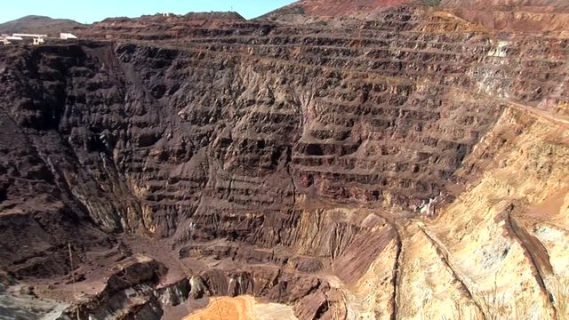 Bisbee Copper Mine Pit-zoom