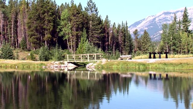 Johnson Lake Footbridge-zoom