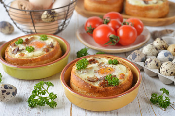 Baked egg in bun