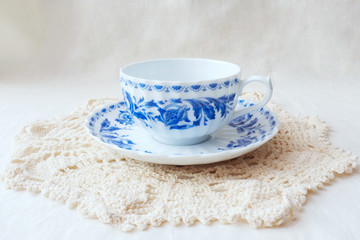 Obraz na płótnie Canvas oriental cup of tea on the table 