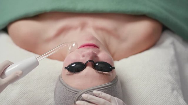 High Frequency Facial Treatment 
