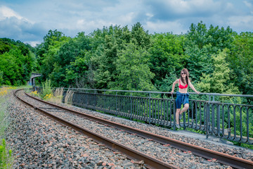 Fototapeta premium Promenade sur la voie ferré