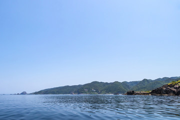 Obraz premium 海からの外海府海岸