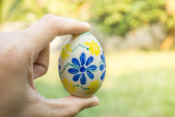 Finger to catch Easter eggs in the garden.