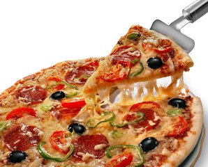 Пицца на белом фоне, сохраненный обтравочный контур Pizza on a white background, saved clipping path