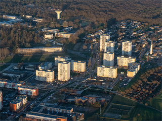 Obraz premium vue aérienne de la ville des Mureaux dans les Yvelines en France