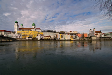 Fototapeta na wymiar Blick über die Inn in Passau, Niederbayern, Bayern, Deutschland